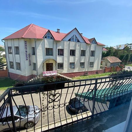 Hotel Удеч Zhidachov Zewnętrze zdjęcie