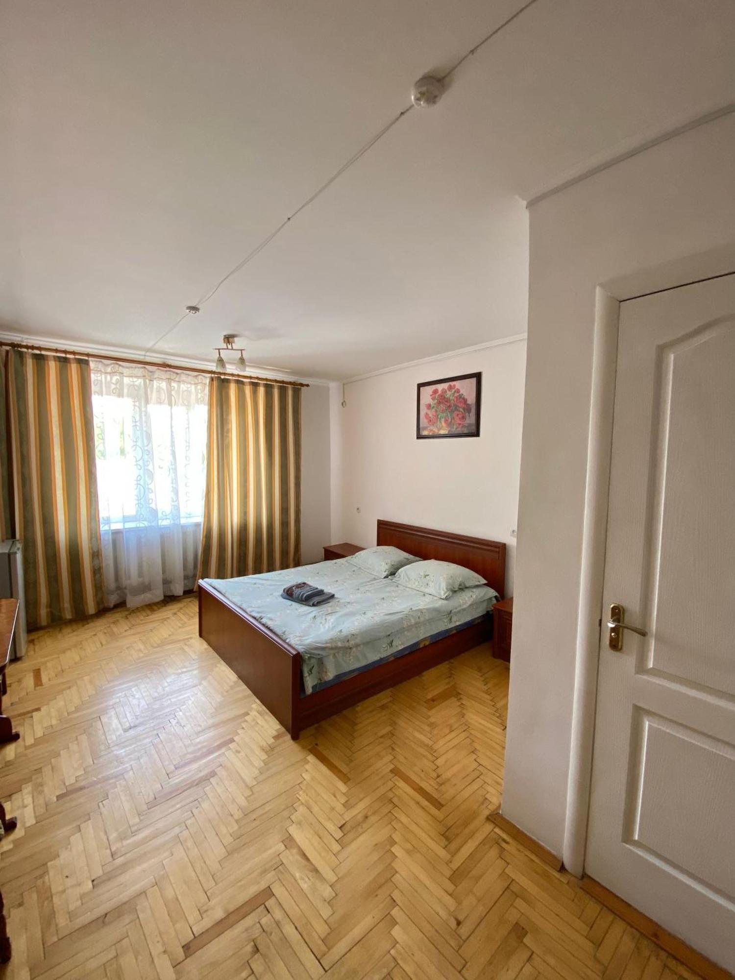 Hotel Удеч Zhidachov Zewnętrze zdjęcie