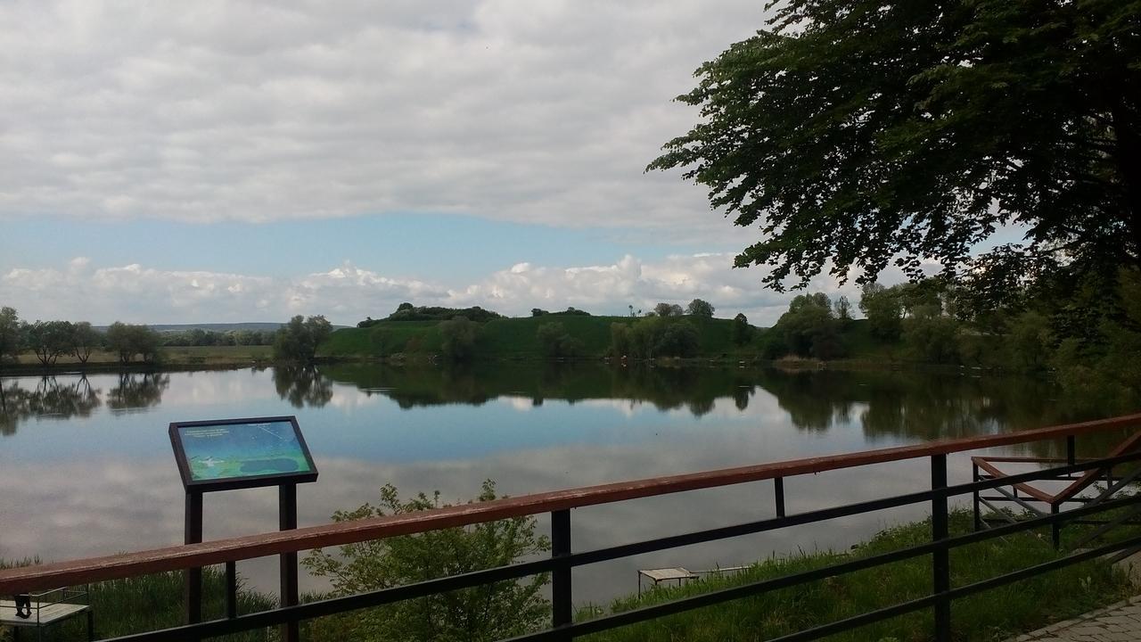 Hotel Удеч Zhidachov Zewnętrze zdjęcie