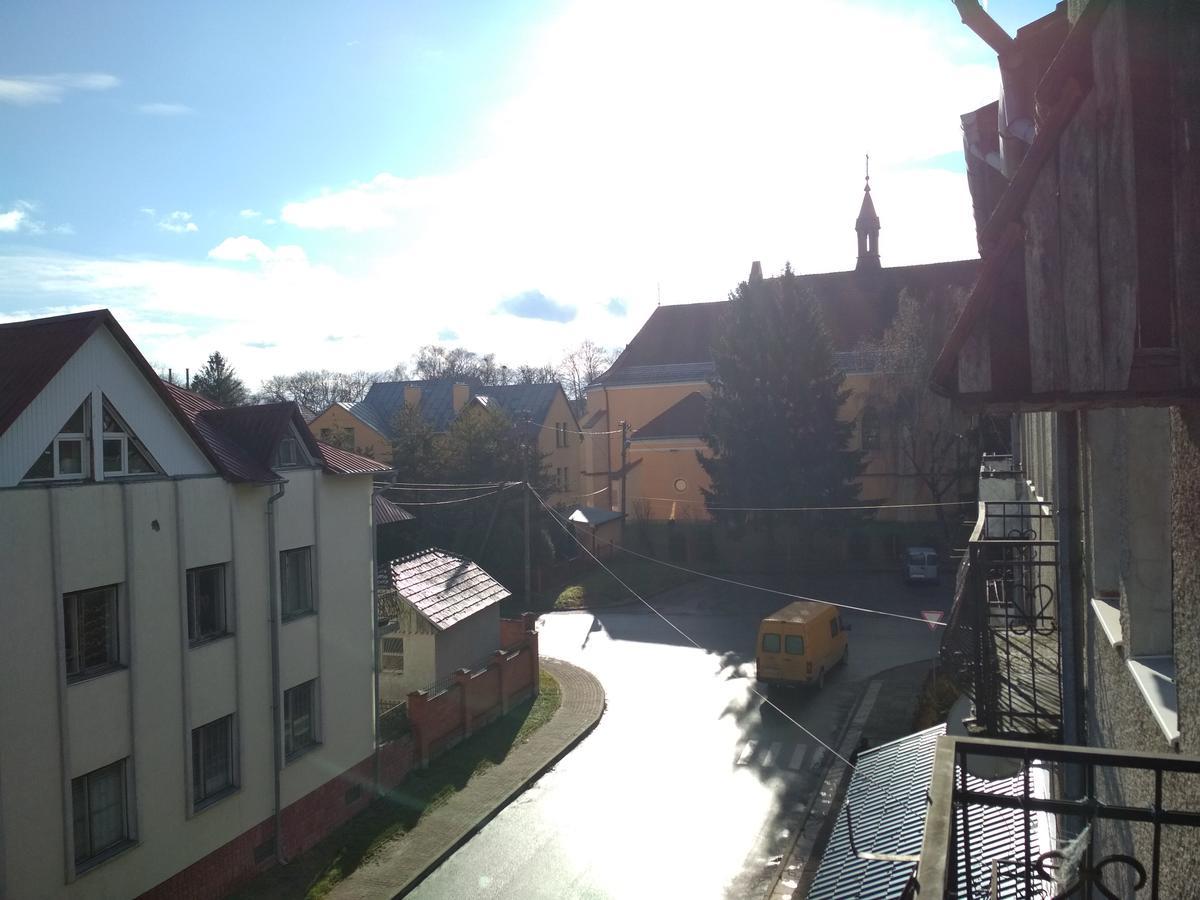 Hotel Удеч Zhidachov Zewnętrze zdjęcie